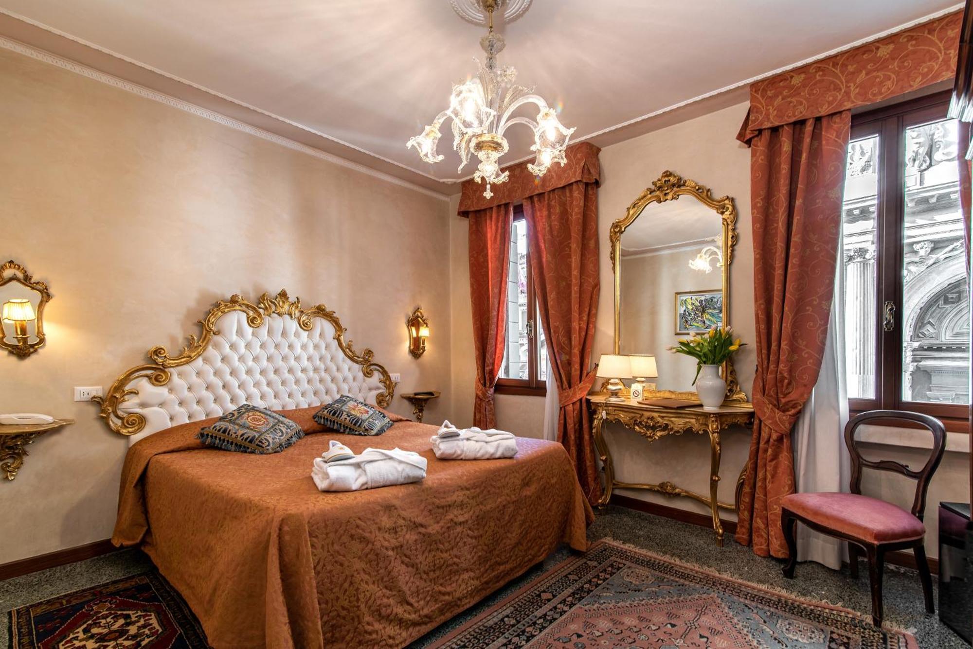 Deluxe Double or Twin Room City View